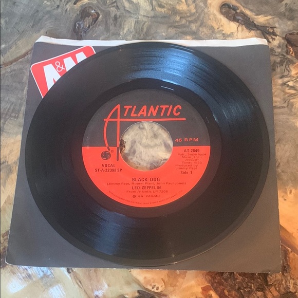 💥3/$20 Vintage Led Zeppelin Black Dog Vinyl Record 45 RPM - Picture 3 of 5